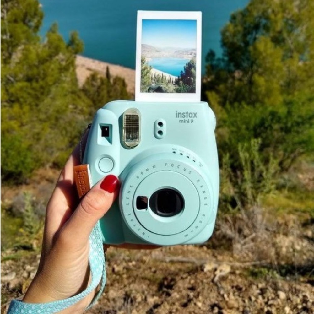 FUJIFILM INSTAX MINI 9 INSTANT CAMERA